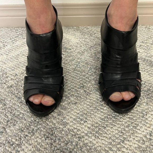 Style & Co. Womens Booties Sz. 8 *USED - Picture 2 of 3